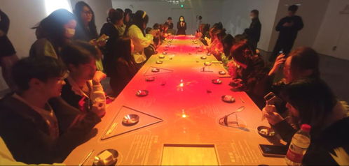 藝術(shù)設(shè)計學(xué)院舉行20級產(chǎn)設(shè)專業(yè)傳統(tǒng)文化調(diào)研系列活動 芷美空間參觀交流